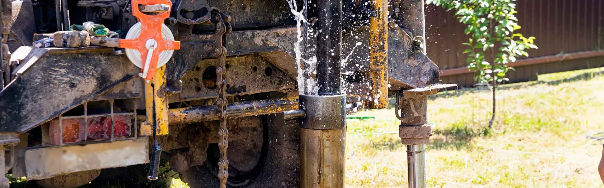 Forage et équipement pour le puisage d’eau