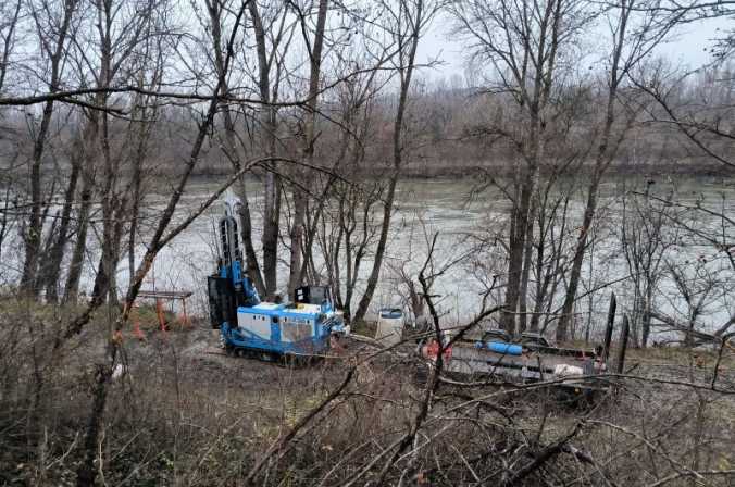 Sondages pressiométriques sur les berges du Rhône (Ain Drôme Ardèche)