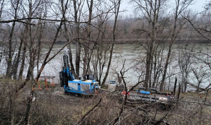 Sondages pressiométriques sur les berges du Rhône (Ain Drôme Ardèche)
